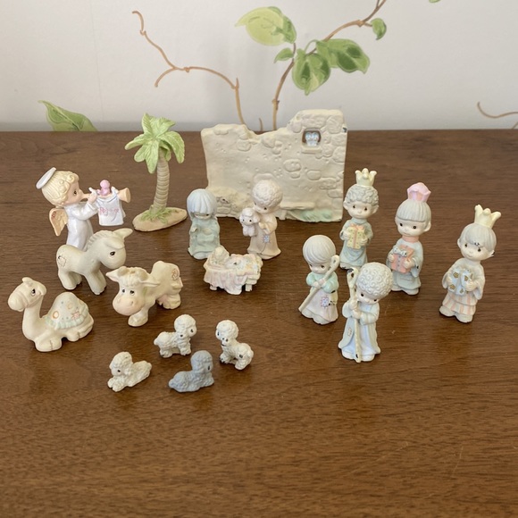 Precious Moments Holiday Vintage Miniature Precious Moments Pewter